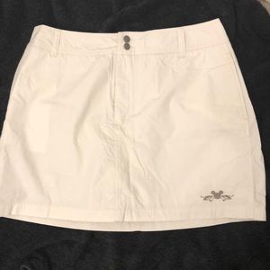 Disneyland women’s light tan skort in XL